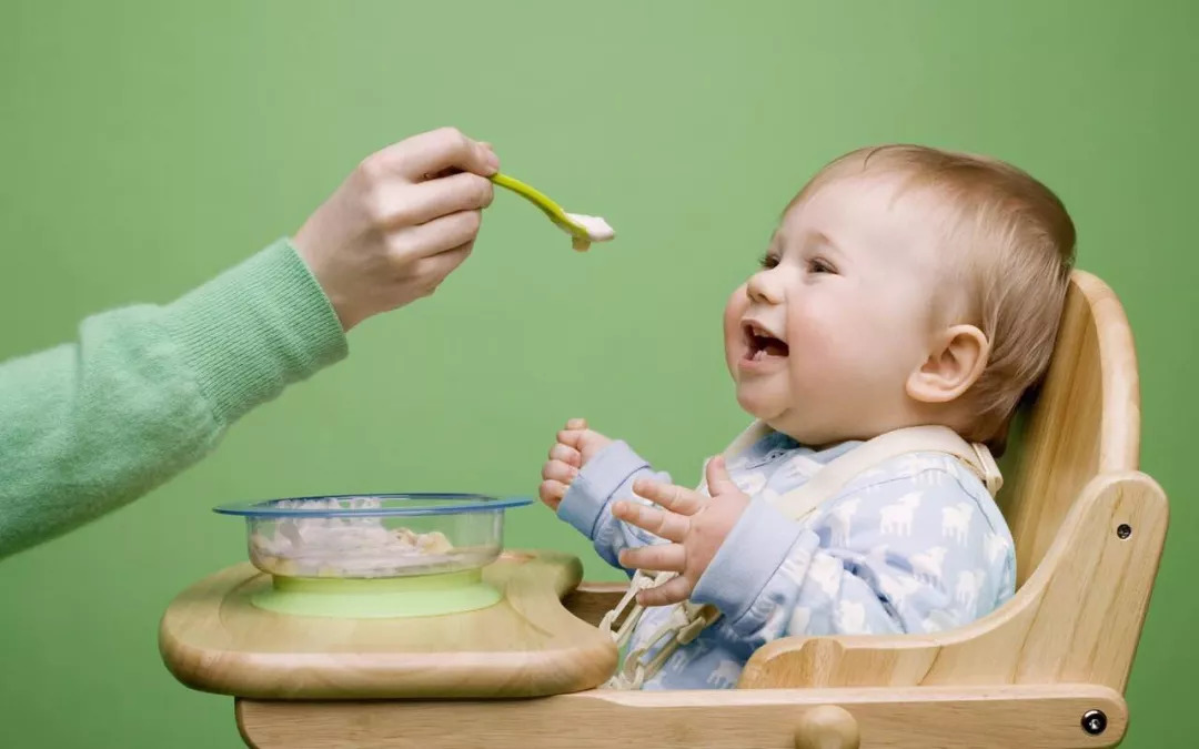 六个月婴儿不爱吃辅食，原因、影响与对策